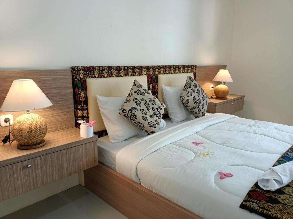 Sapak Bungalow Selong Belanak Ngoại thất bức ảnh